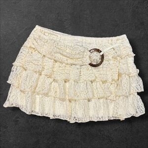PrettyLittleThing Cream Lace Ruffle Mini Skirt Ring Detail Y2K Boho Preppy 4
